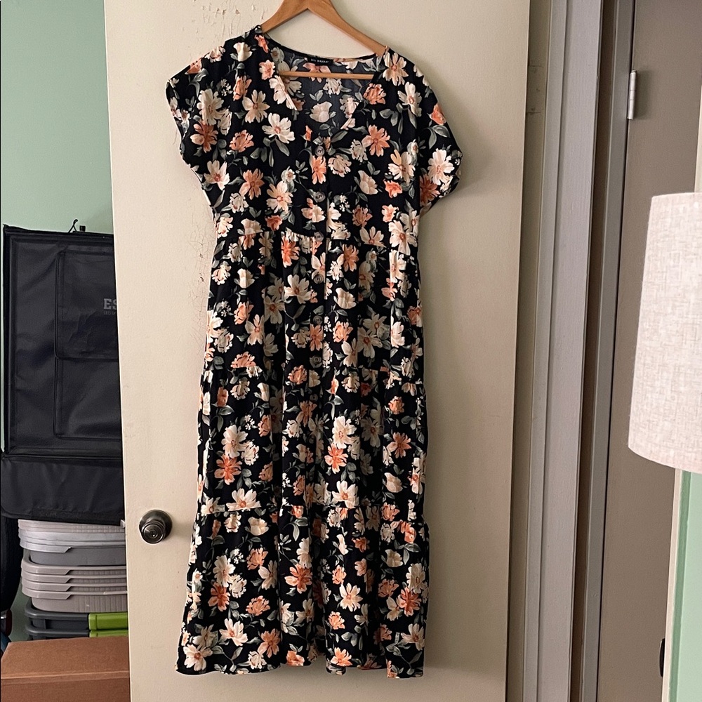 Women’s blue pepper Floral Black Dress size Large